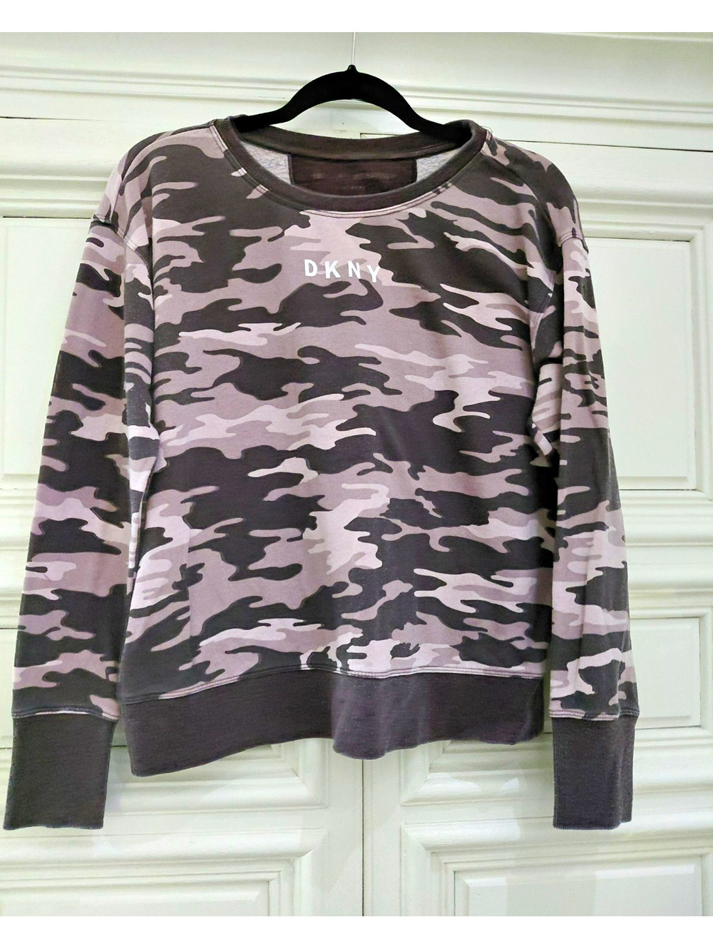 DKNY Womens Gray/Black/rose Camo Crewneck Pullover Fleece Logo Sweatshirt S